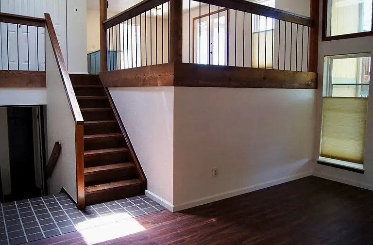 165 S Carter Ct — Photo 2