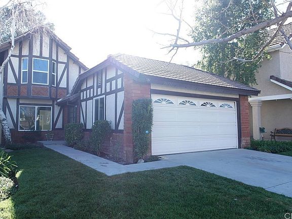 3rd image of 26784 Pamela Dr