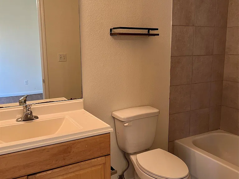 1105 Advance St — Photo 12