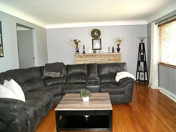 2nd image of 1122 Shangrila Dr