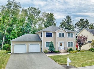 15 Angelica Dr, Springfield, MA 01129