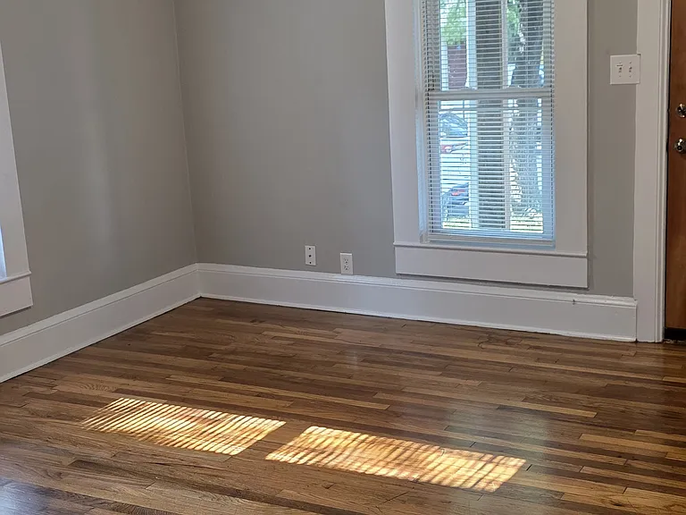204 Maywood Ave — Photo 16