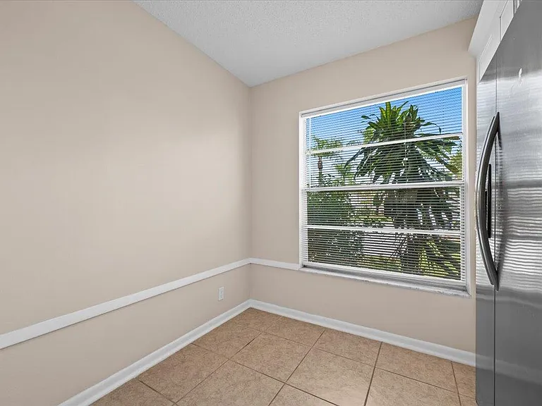 144 Deerfield Ct — Photo 6