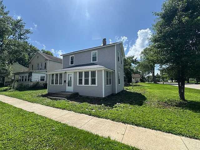 3 bed, 1500 sqft, $1,500 — Photo 1