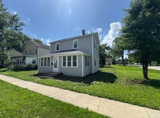 526 N 8th St, Rochelle, IL 61068
