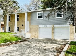 18325 Rose St, Lansing, IL 60438