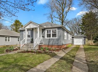 908 S New St, Champaign, IL 61820