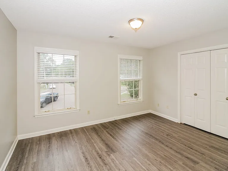 405 Locust Grove Dr — Photo 12