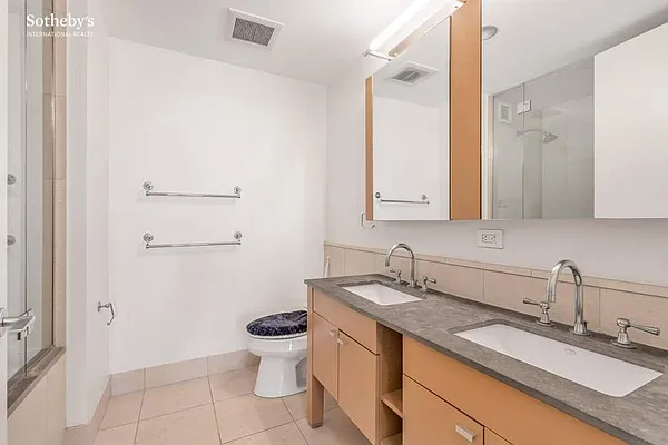 Rented by Sotheby's International Realty | media 12