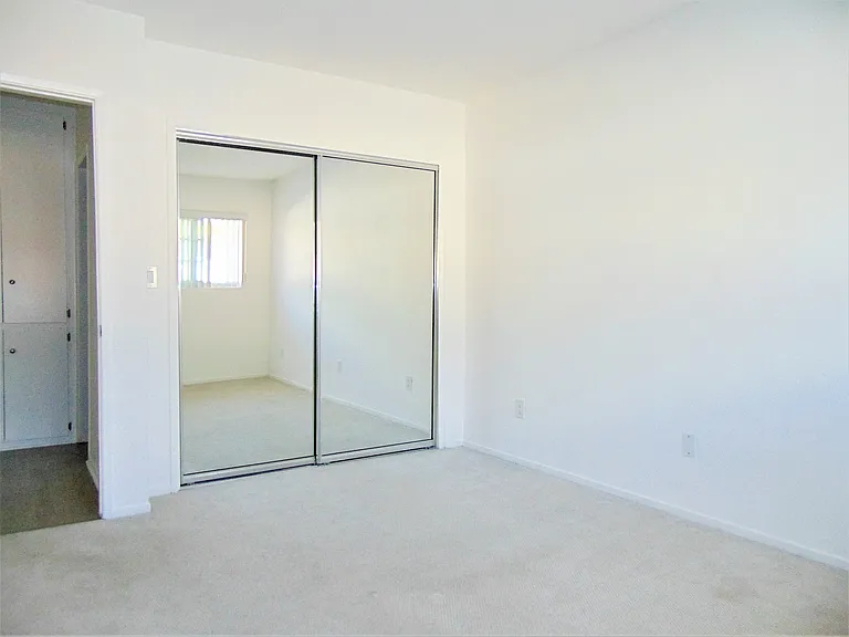 1370 Veteran Ave — Photo 16