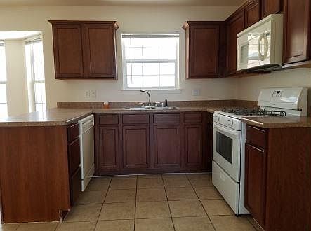 5th image of 14256 Tierra Bronce Dr
