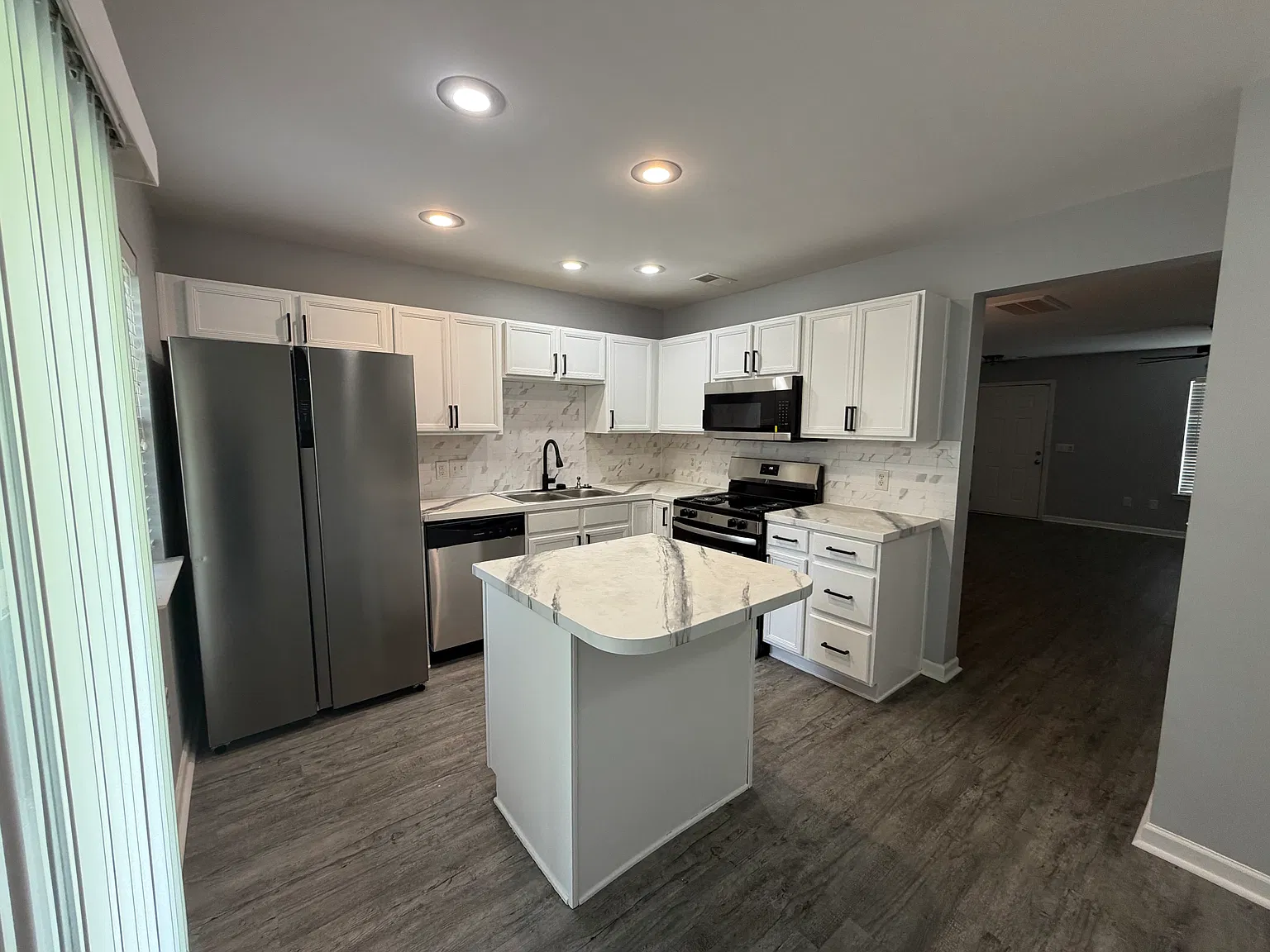 3 bed, 2.5 bath, 1275 sqft, $1,750 — Photo 3