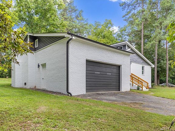 4th image of 5902 Lillie Dr