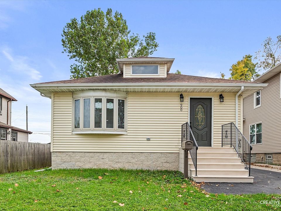 1st image of 900 Cochrane Ave