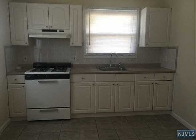 2nd image of 462 & 464 Market St