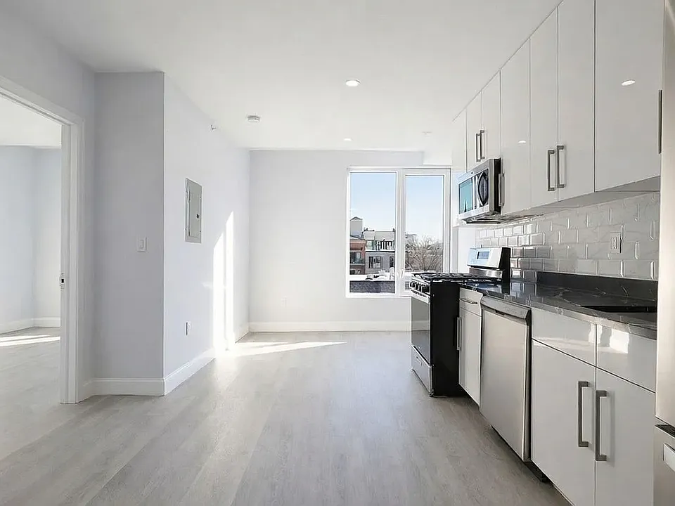 142 Huron St #5A
