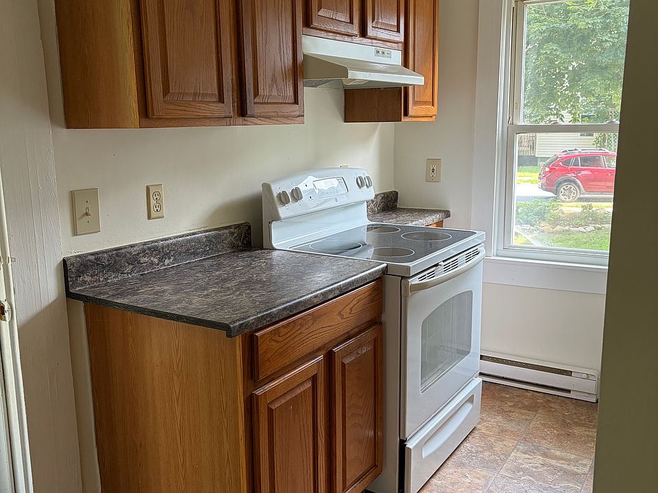 1st image of 81 Saratoga Ave APT 1