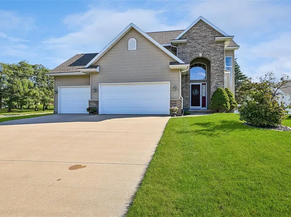 4124 Forest View Ct NE, Cedar Rapids, IA 52411