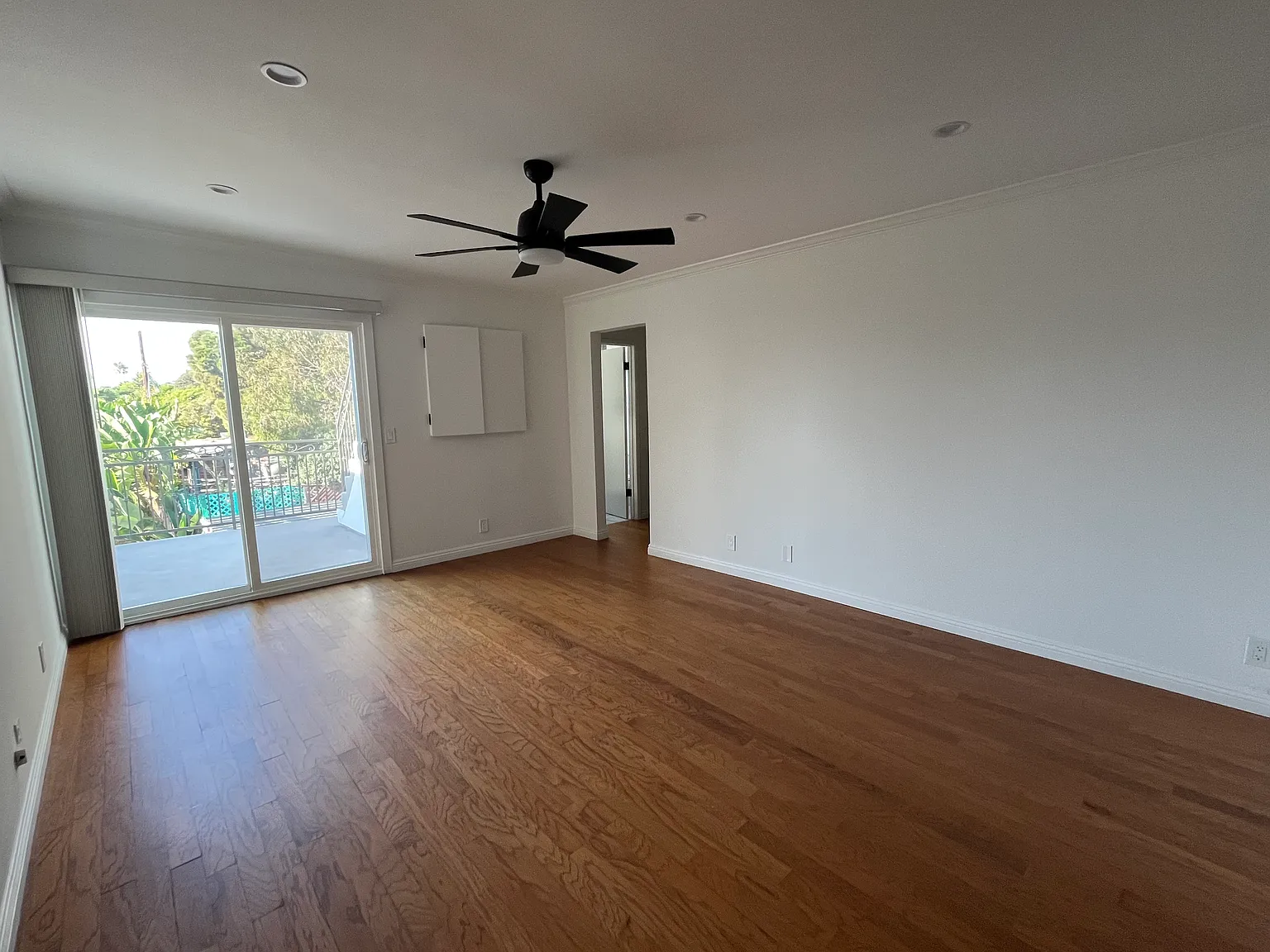 2 bed, 1110 sqft, $6,500 — Photo 4