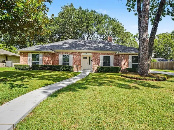 2817 Frostwood Cir, Dickinson, TX 77539