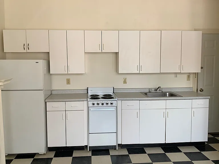 126 Spring St #1 — Photo 6