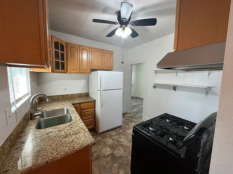 807 G St — Photo 8