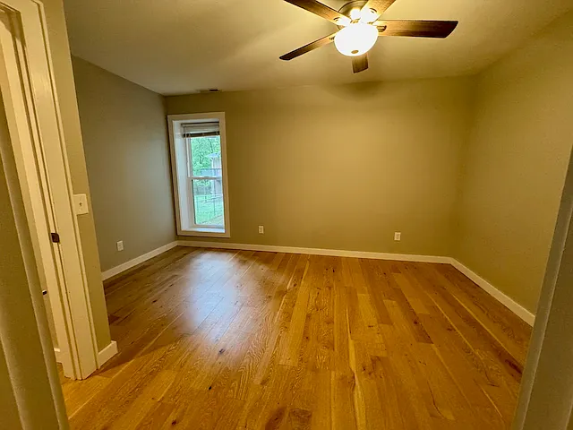 411 Patrick Henry Dr — Photo 20