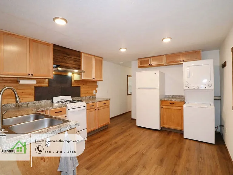 4083 Notre Dame Ave — Photo 13
