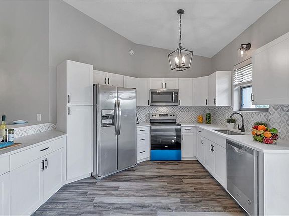 5th image of 1620 Starling Dr #204-3