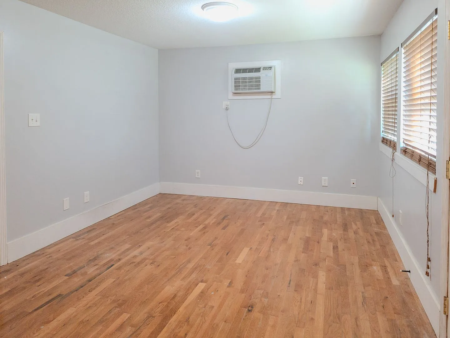 1 bed, 1.0 bath, 500 sqft, $900 — Photo 3
