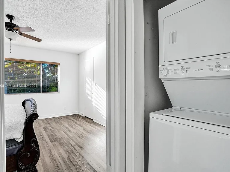 1233 Hampton Blvd — Photo 26