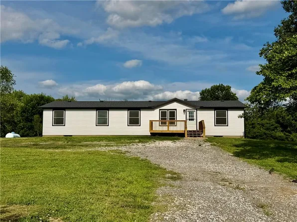 19307 S Beattie Rd, Pleasant Hill, MO 64080