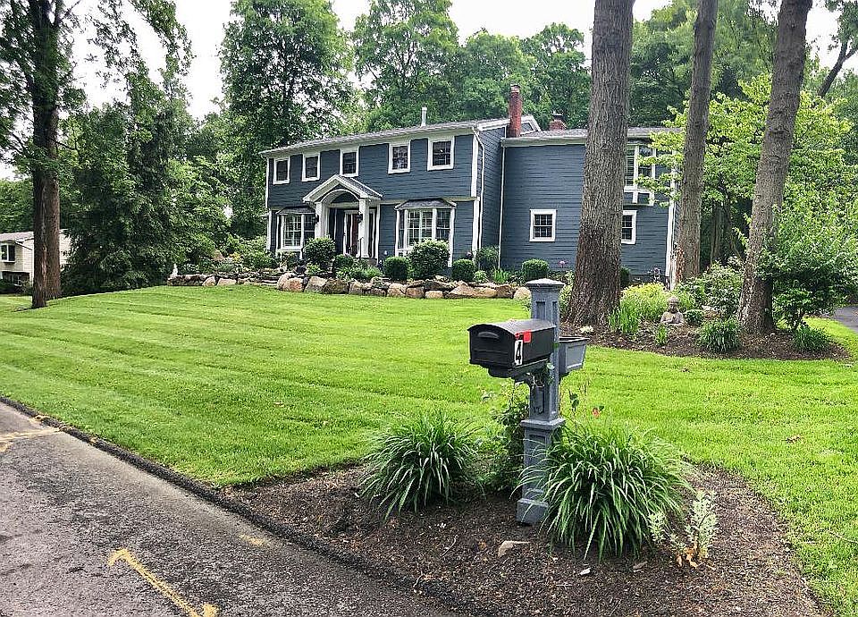 Elegantly renovated colonial