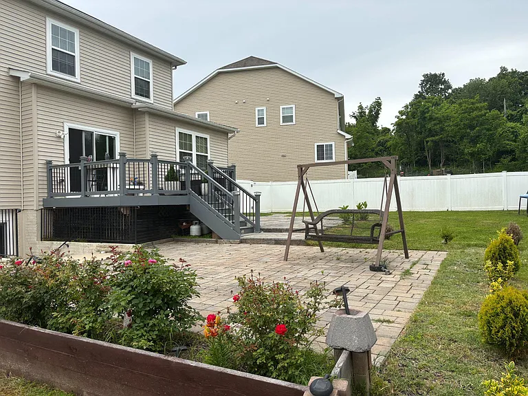 9820 Leighland Ct — Photo 14