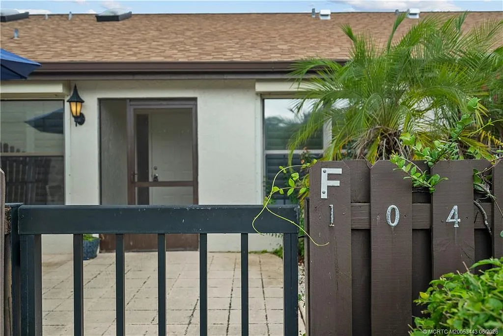 2 bed, 2.0 bath, 1170 sqft, $2,400 — Photo 1