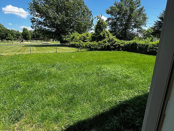 2nd image of 1747 Garden Dr