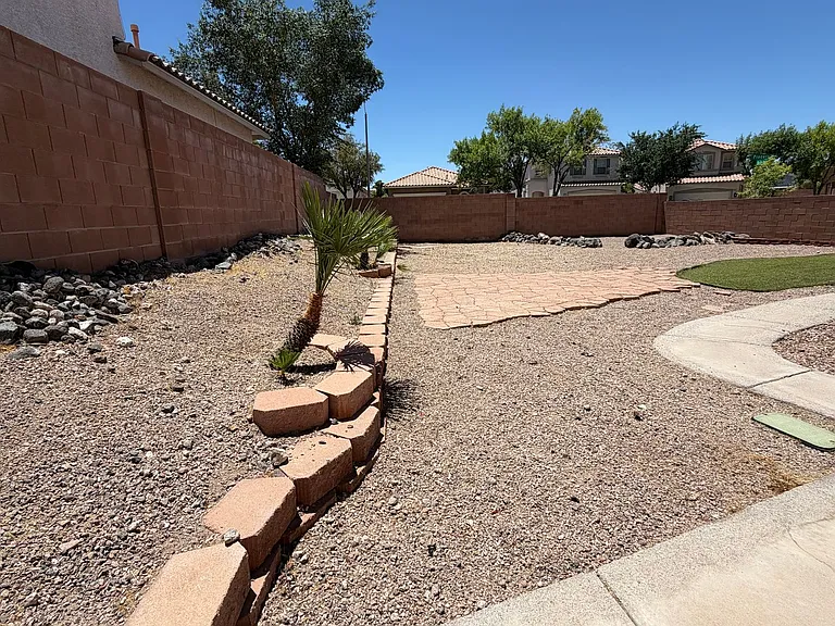 2424 Predera Ave — Photo 43