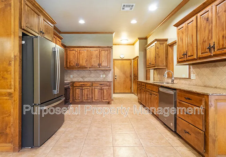 9008 NW 79th St — Photo 11