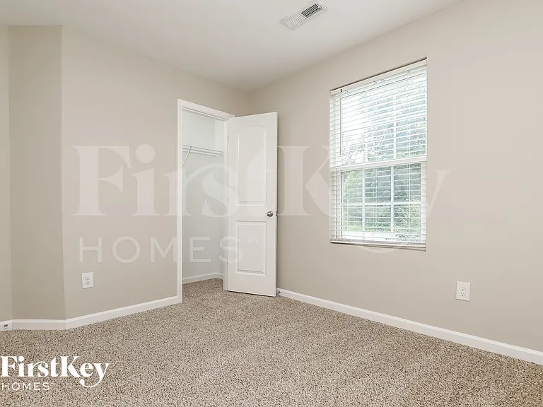 2204 Matthew Oaks Ct — Photo 12
