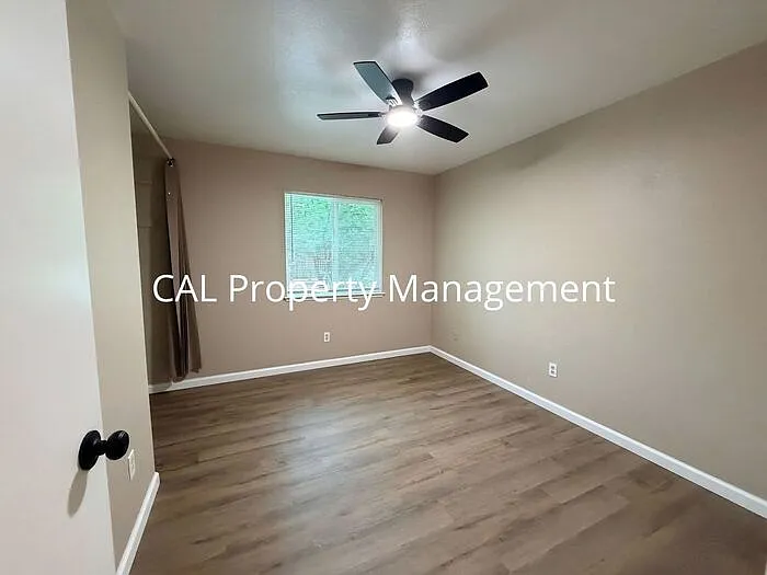 421 Michael Cir — Photo 7