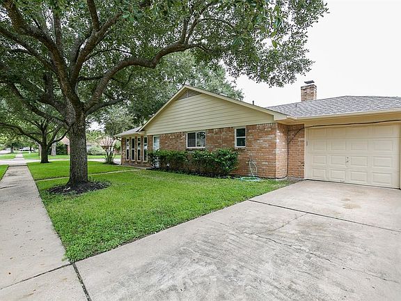5th image of 15663 Boulder Oaks Dr