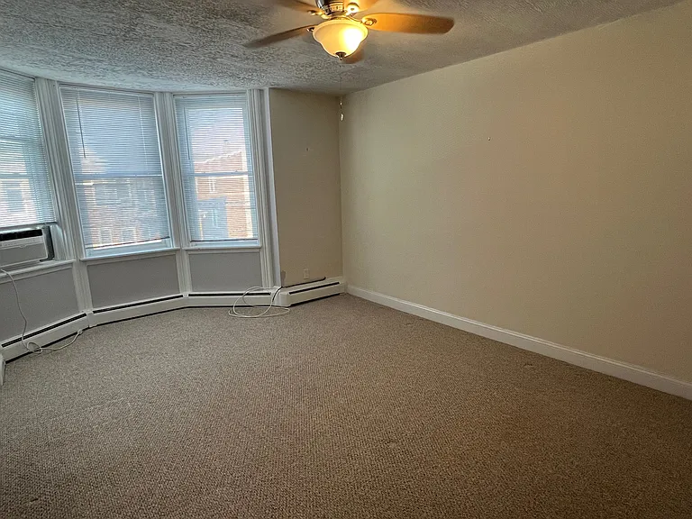 235 Riverview Pl #2R — Photo 6