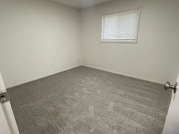5th image of 1402 N Nixon Ave
