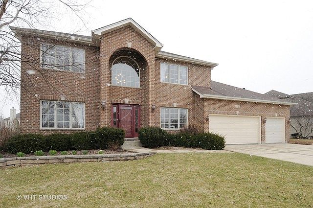 1st image of 25725 W Sunnymere Dr