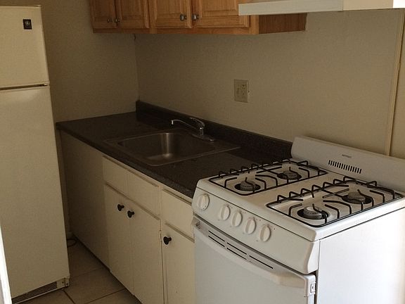5th image of 929 Lombard St APT 302