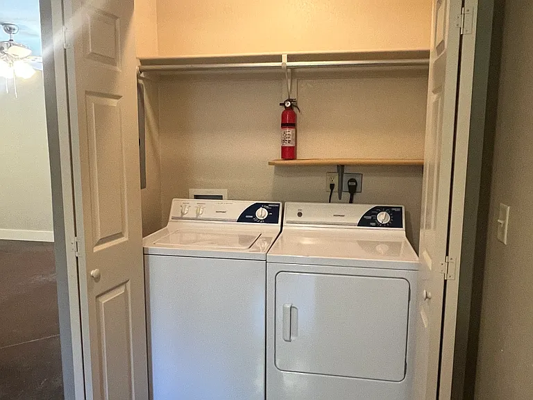 806 W Tahlequah St #B — Photo 7