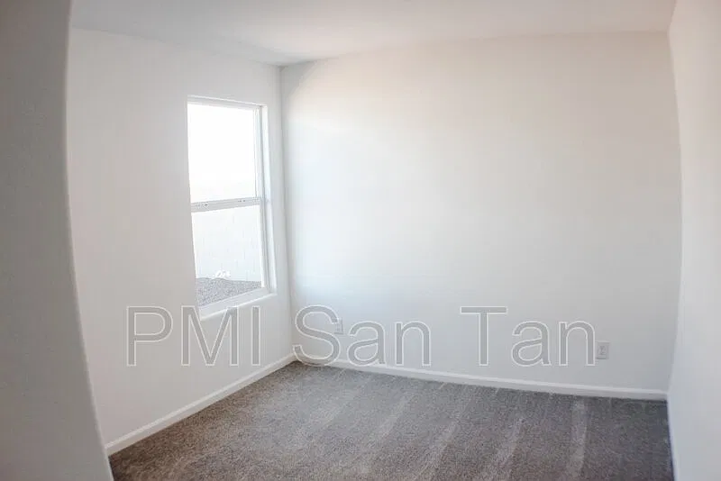 3 bed, 2.0 bath, 1470 sqft, $1,675 — Photo 4