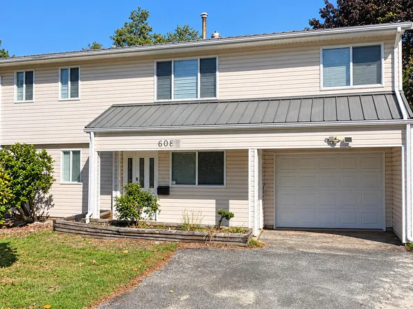 6080 Skaha Cres Suite 3B-2B, Richmond, BC V7C 2R2