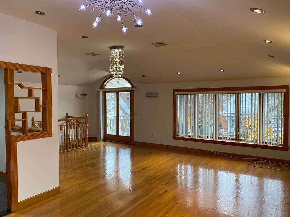 1st image of 5612 196th St #2