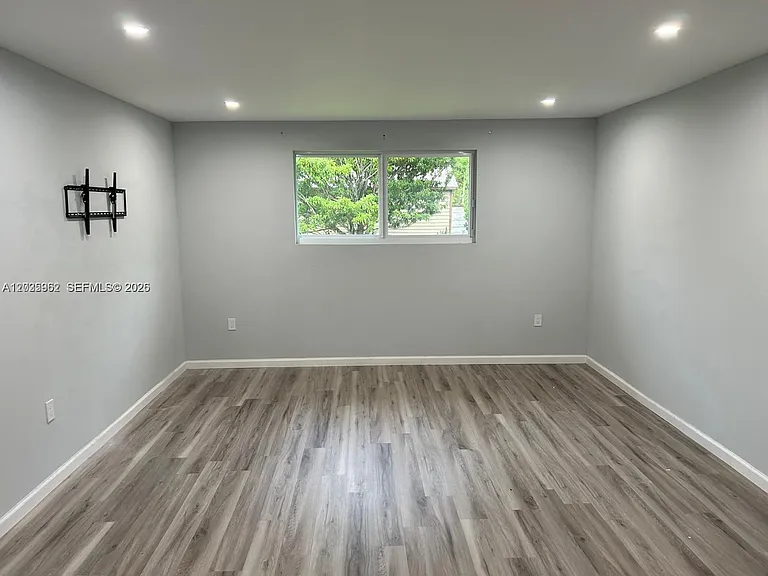 8764 SW 54th Ter #EFFICIENCY — Photo 2